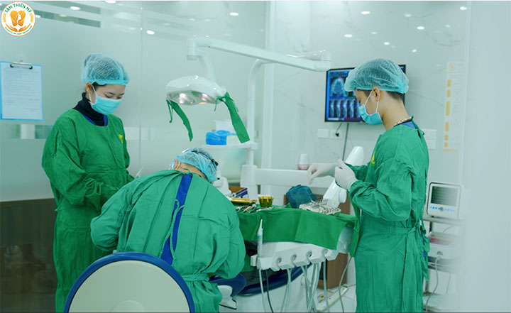 bác sĩ phẫu thuật 15 ăm kinh nghiệm