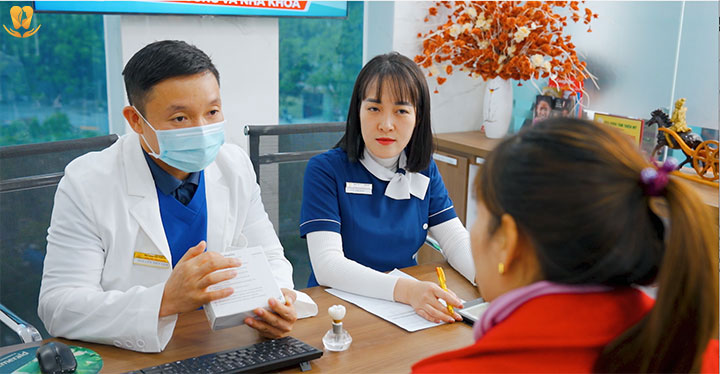 bác sĩ chuyên sâu trồng răng implant